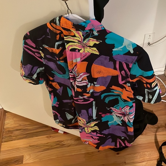 Chubbies button down - Picture 2 of 3